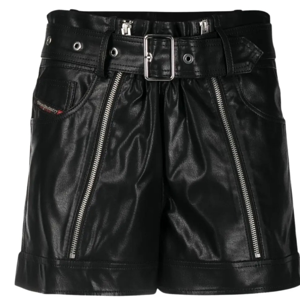 Diesel
Black Vegan leather shorts